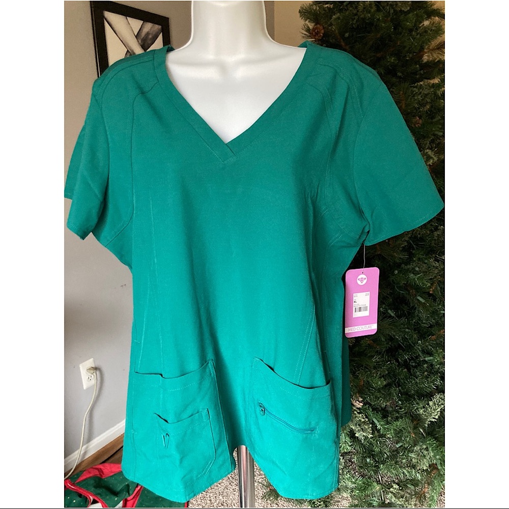 Activate by Med Coutoure scrub top